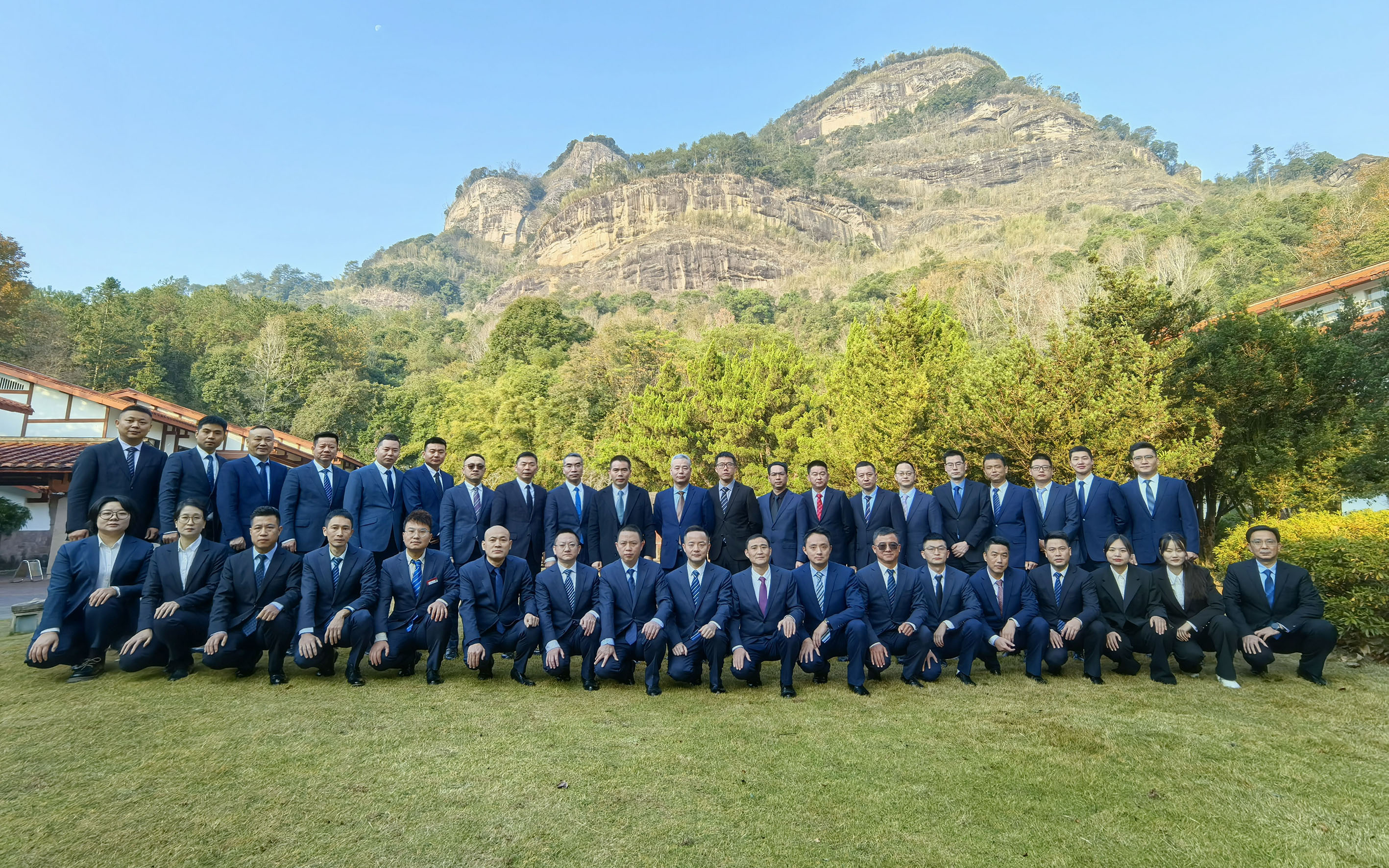 Ou Hai Glasses Holds Its 2025 Strategic Meeting in Grand Style